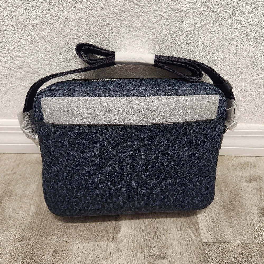 Michael Kors Cooper Logo Camera Bag - Admiral/Pale Blue NWT **FAST SHIPPING**